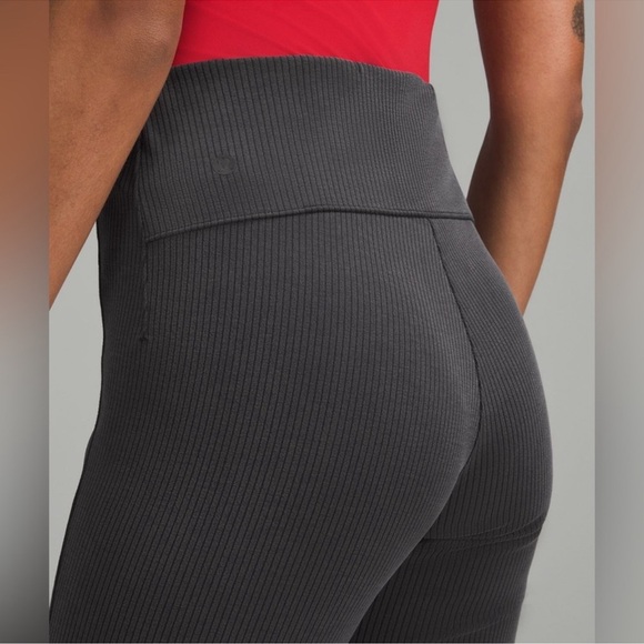 NWOT Lululemon Ribbed Softstreme Flared Pant Regular Black Graphite - Picture 3 of 8
